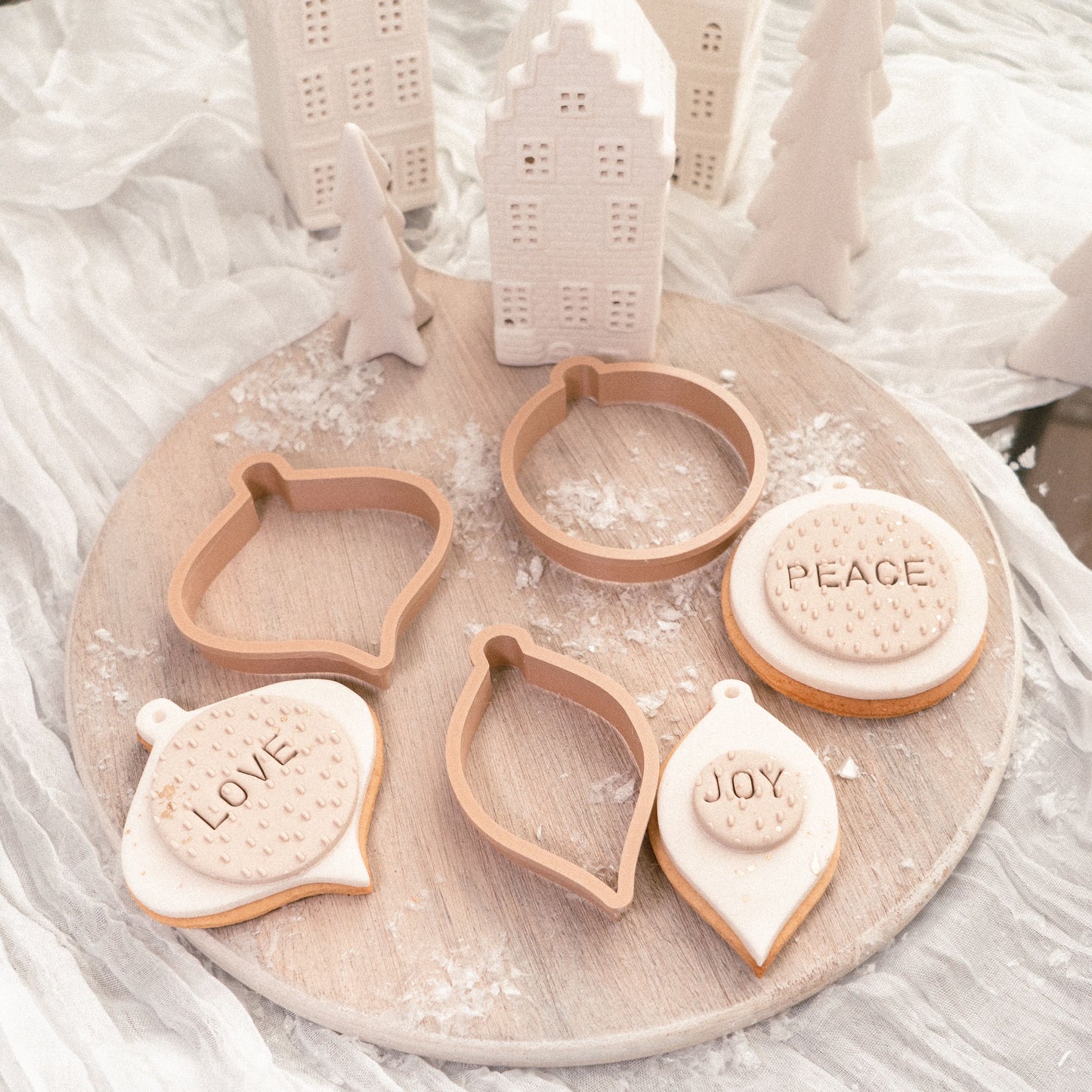 A Marie Bauble Cutter Set