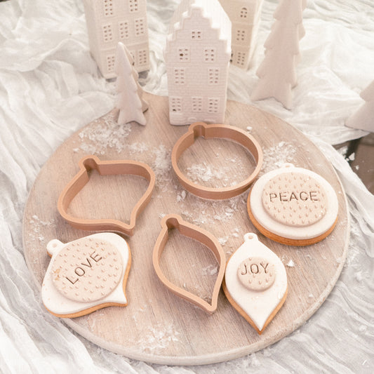 A Marie Bauble Cutter Set