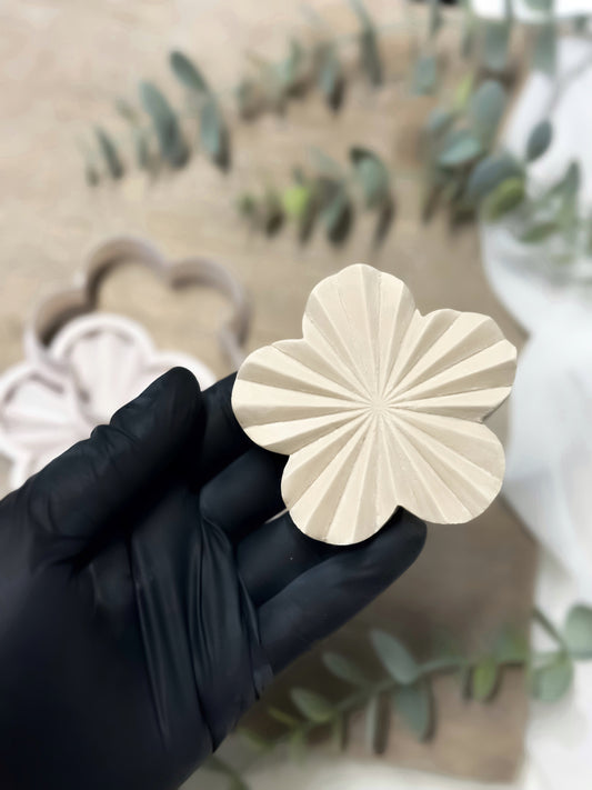 A Marie Concertina Flower Stamp & Cutter Set