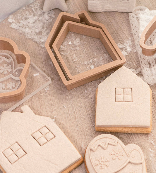 A Marie Christmas House Cutter Set